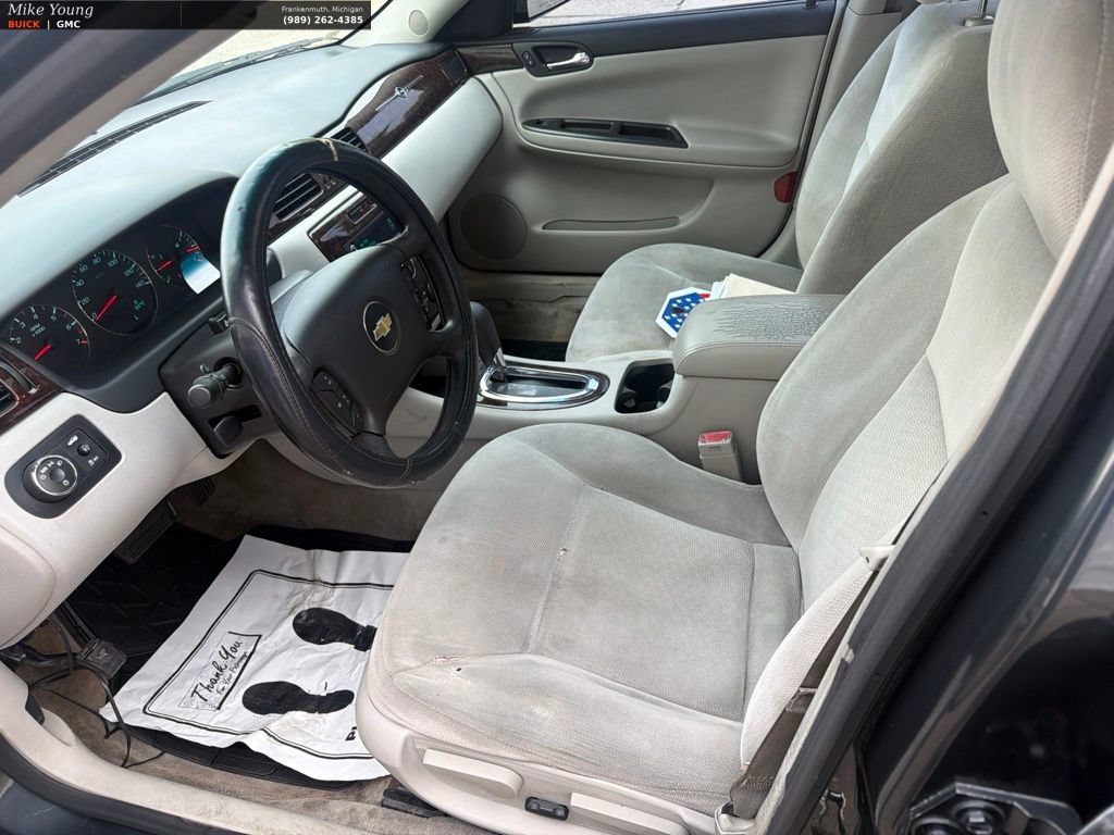 Used 2015 Chevrolet Impala LT w/ LT Sunroof Package FWD image 9