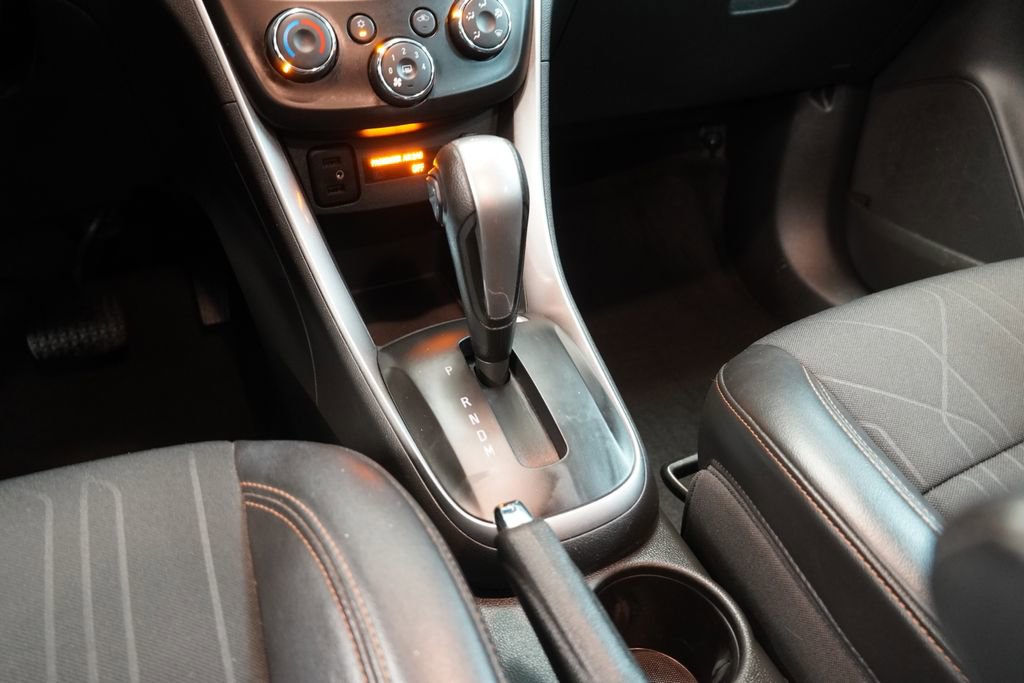 Used 2019 Chevrolet Trax LT w/ LT Convenience Package image 20