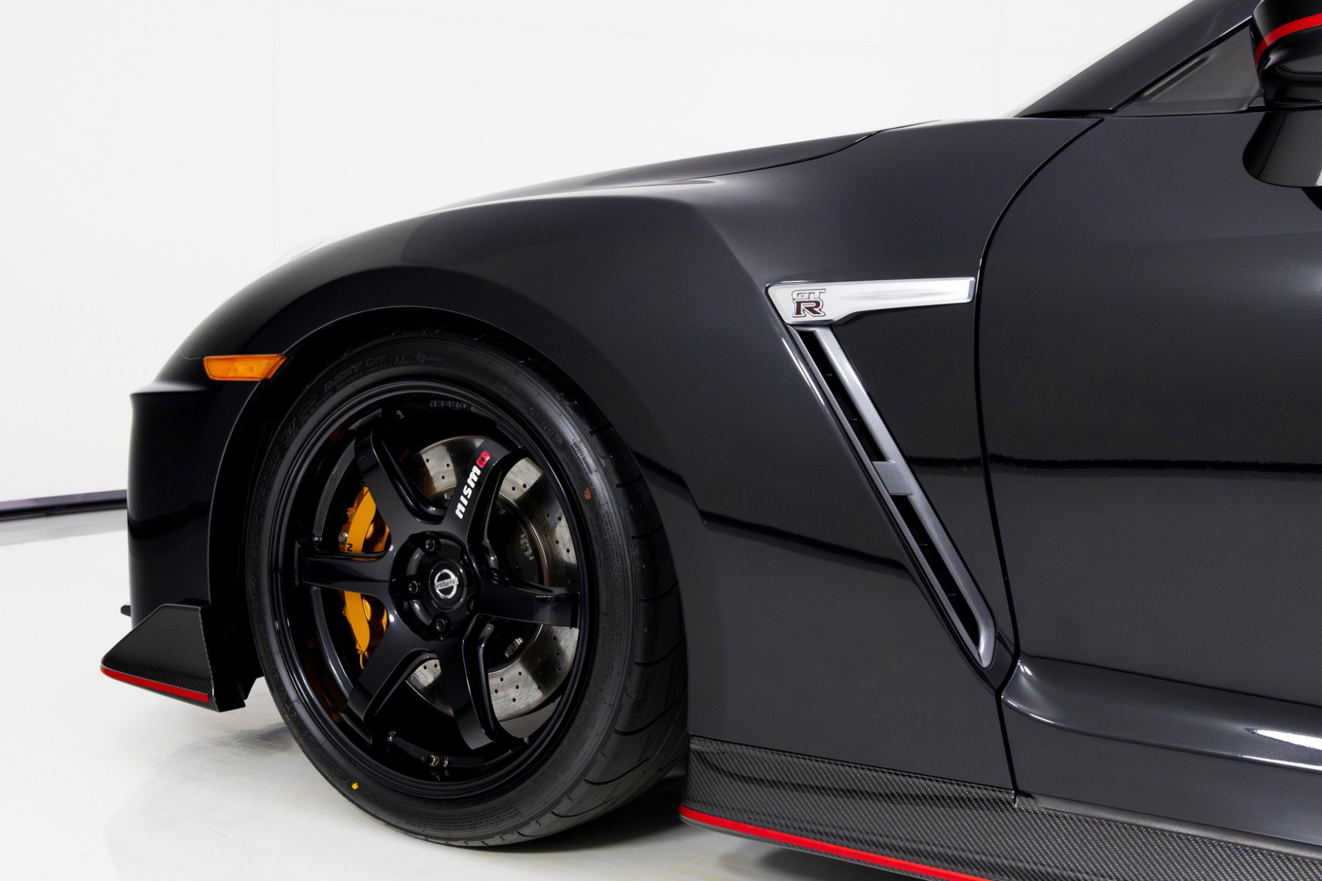 Used 2017 Nissan GT-R NISMO image 47