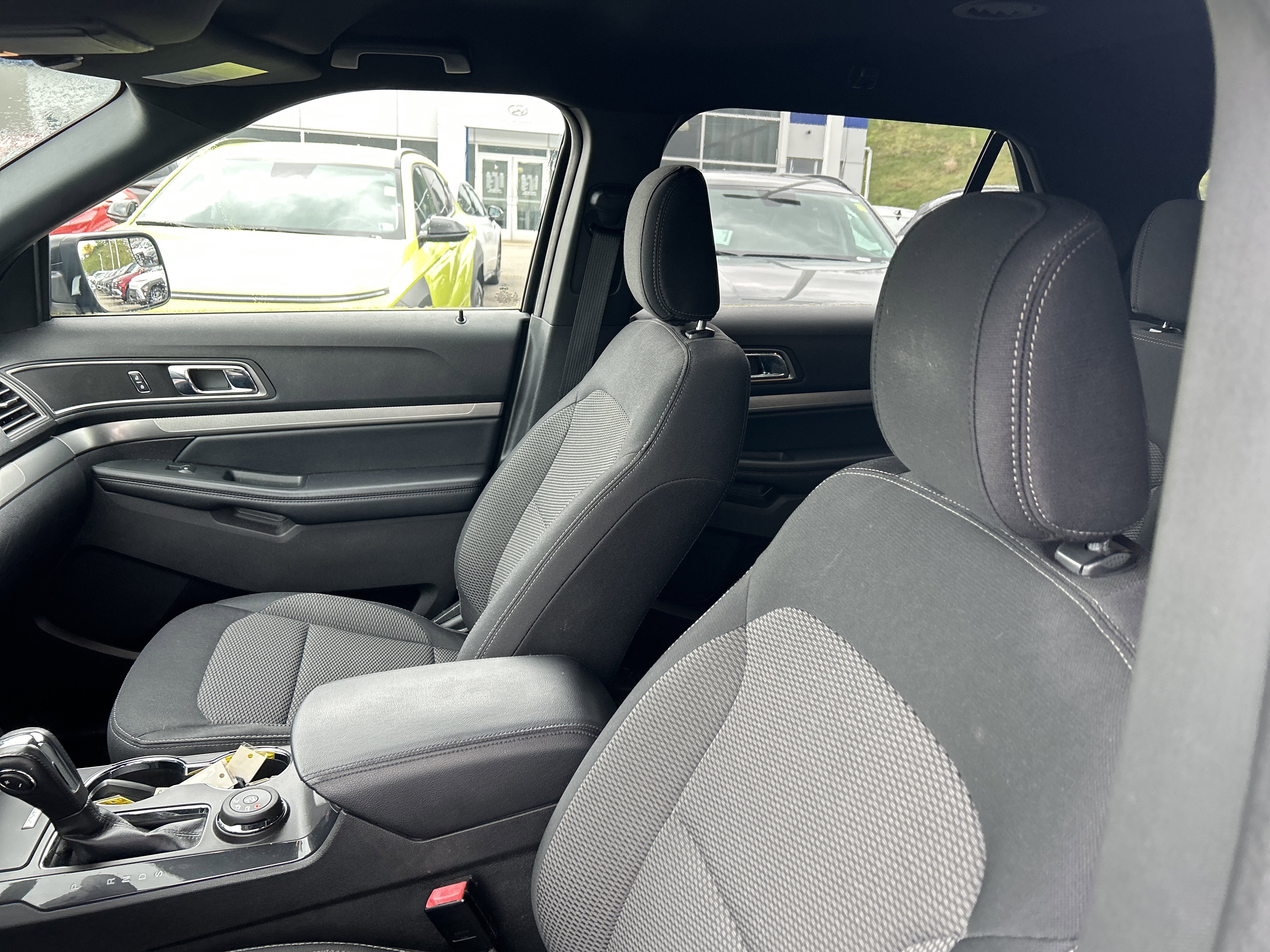 Used 2018 Ford Explorer XLT AWD/4WD image 29