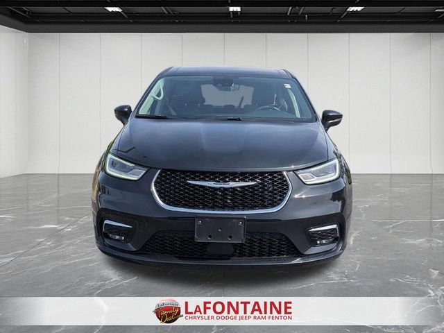 Used 2023 Chrysler Pacifica Touring-L FWD image 8