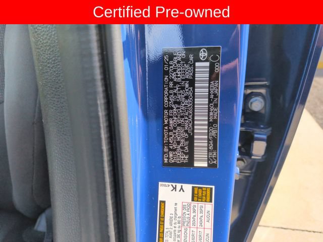 Certified 2025 Toyota Prius LE FWD image 28