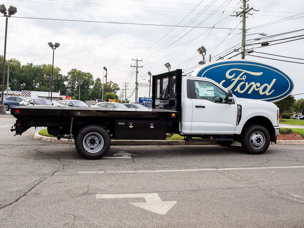 New 2025 Ford F350 XL w/ XL Chrome Package