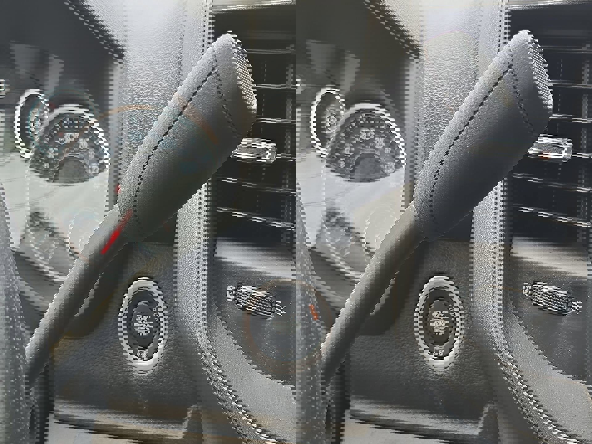 Used 2024 RAM 3500 Tradesman w/ Chrome Appearance Group AWD/4WD image 17