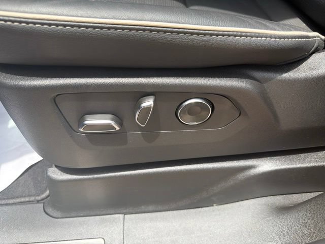 Certified 2024 Cadillac Escalade ESV Premium Luxury w/ Performance Package AWD/4WD image 12