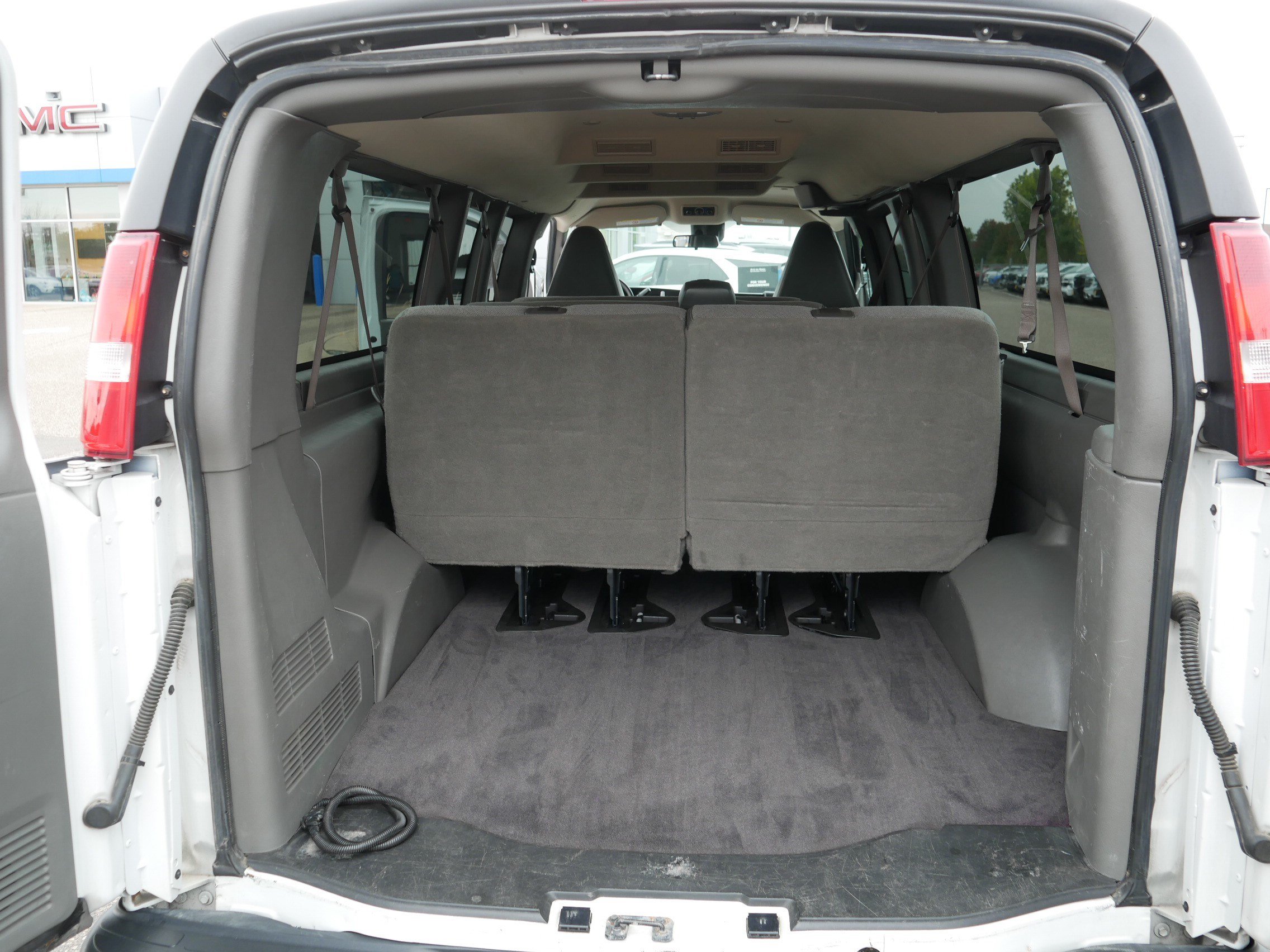 Used 2019 Chevrolet Express 3500 LT w/ LT Preferred Equipment Group RWD image 18