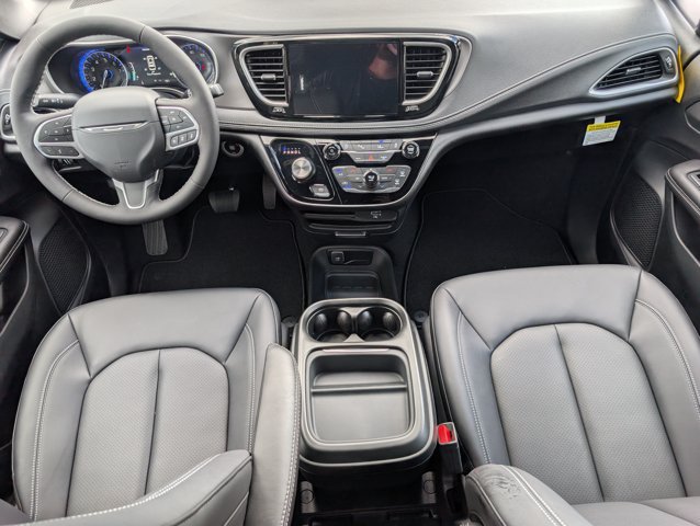 New 2027 Chrysler Pacifica Select FWD image 5