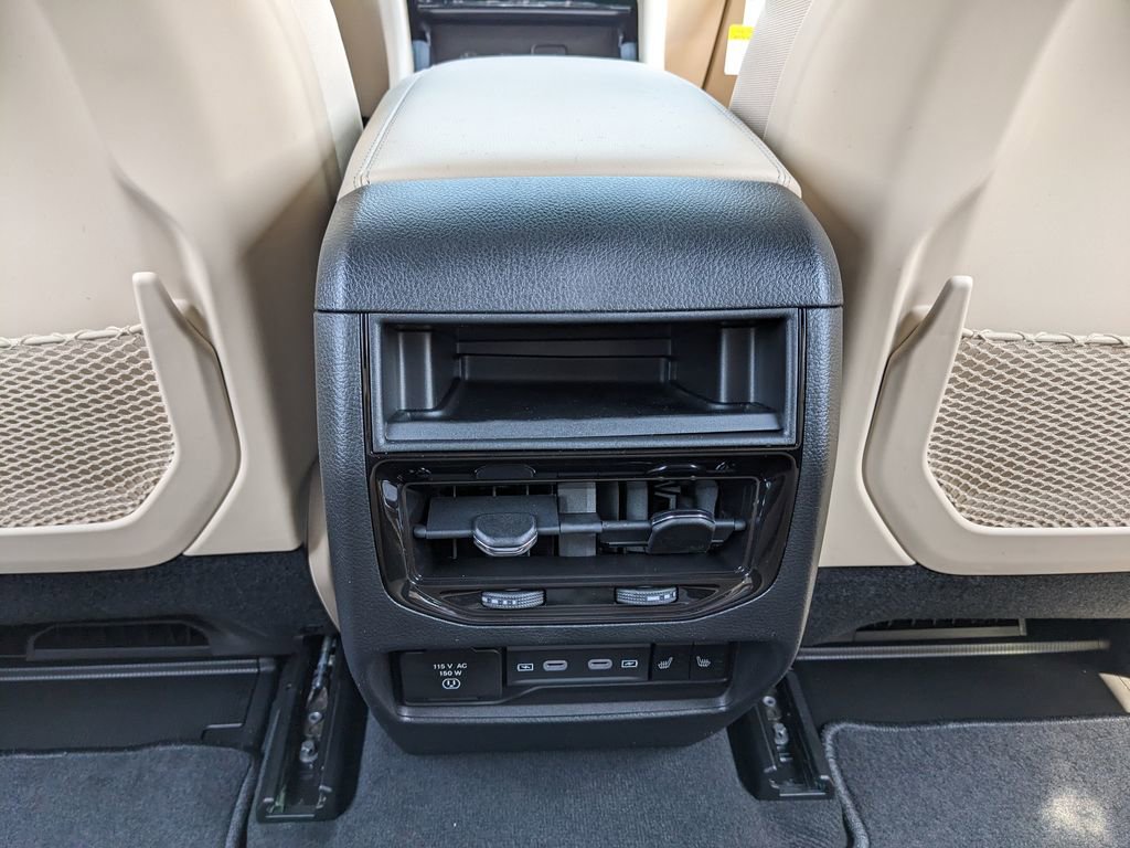 New 2026 Jeep Grand Cherokee Limited RWD image 40