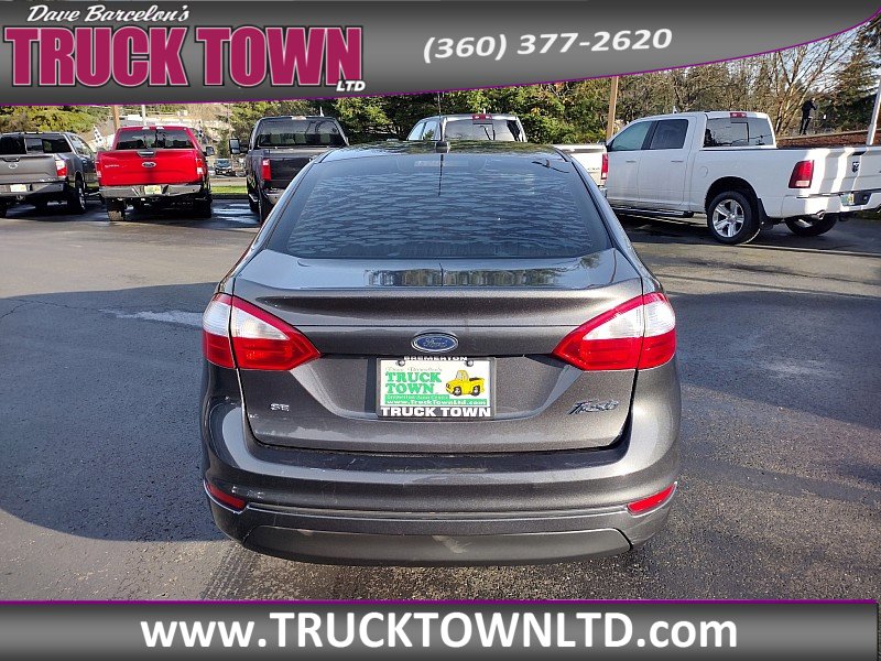 Used 2017 Ford Fiesta SE image 5