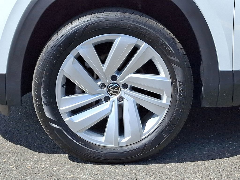 Certified 2023 Volkswagen Atlas Cross Sport SE w/ Panoramic Sunroof Package AWD/4WD image 8