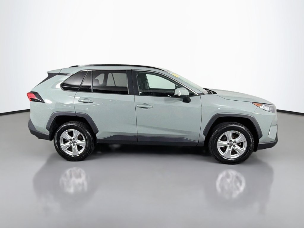 Used 2021 Toyota RAV4 XLE AWD/4WD image 8
