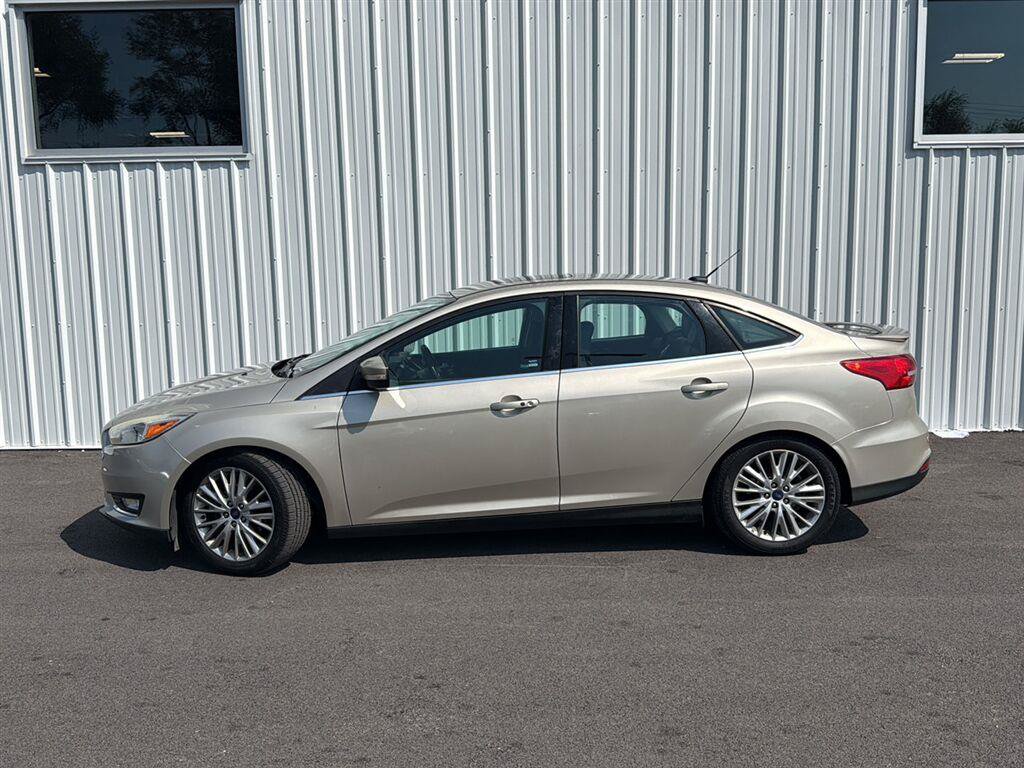 Used 2017 Ford Focus Titanium FWD image 2