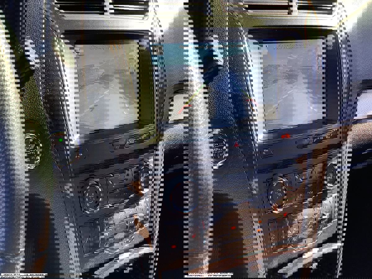 Used 2018 Ford Explorer XLT w/ Equipment Group 202A image 13