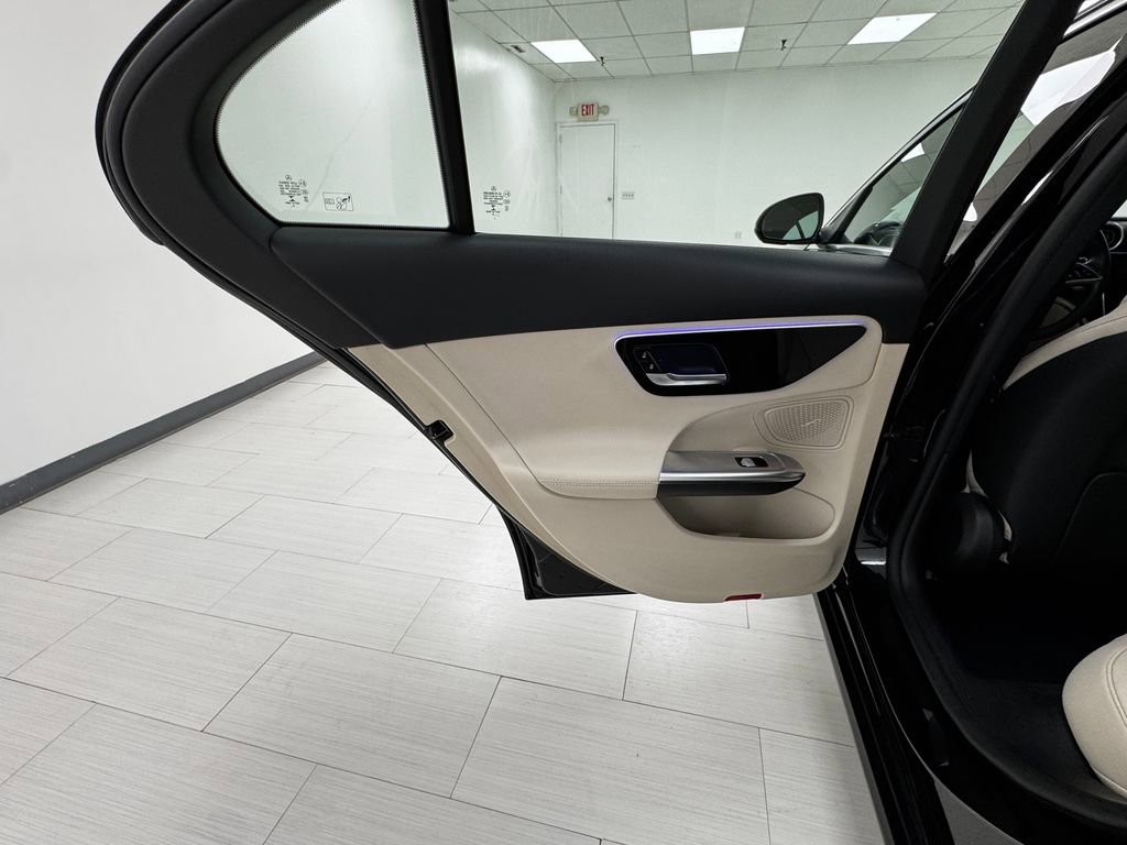 Used 2022 Mercedes-Benz C 300 4MATIC Sedan image 11