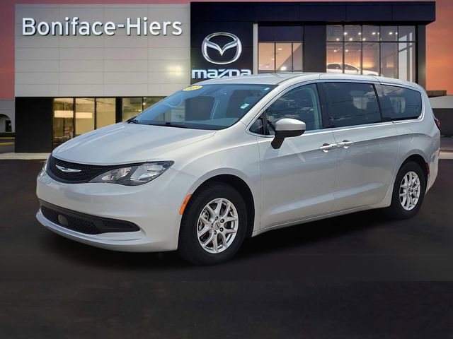 Used 2023 Chrysler Voyager LX FWD image 2