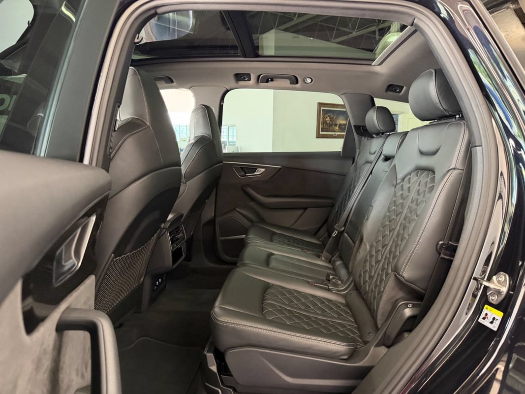 Used 2021 Audi SQ7 Premium Plus AWD/4WD image 47