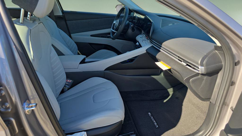 New 2026 Hyundai Elantra Limited FWD image 13