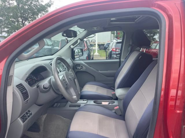Used 2016 Nissan Frontier SV w/ SV Value Truck Package AWD/4WD image 8