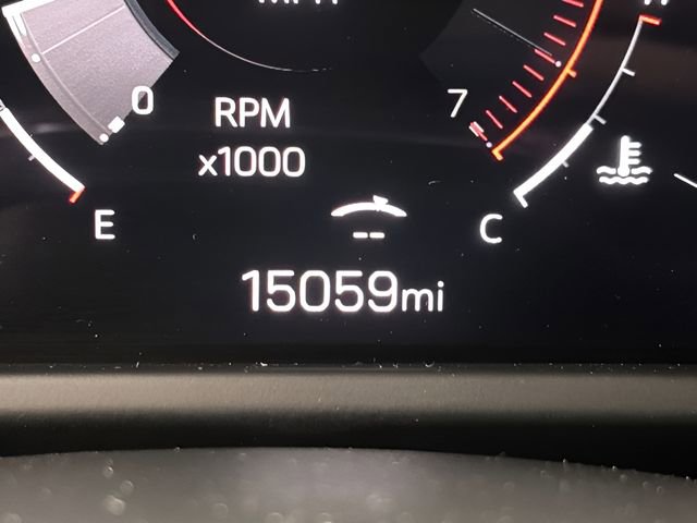 Used 2025 GMC Acadia Elevation image 16