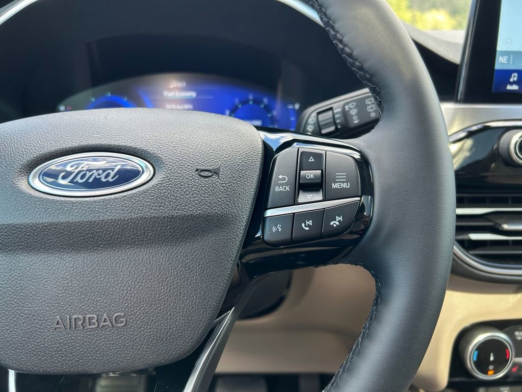 Used 2022 Ford Escape Titanium w/ Class II Trailer Tow Package image 20