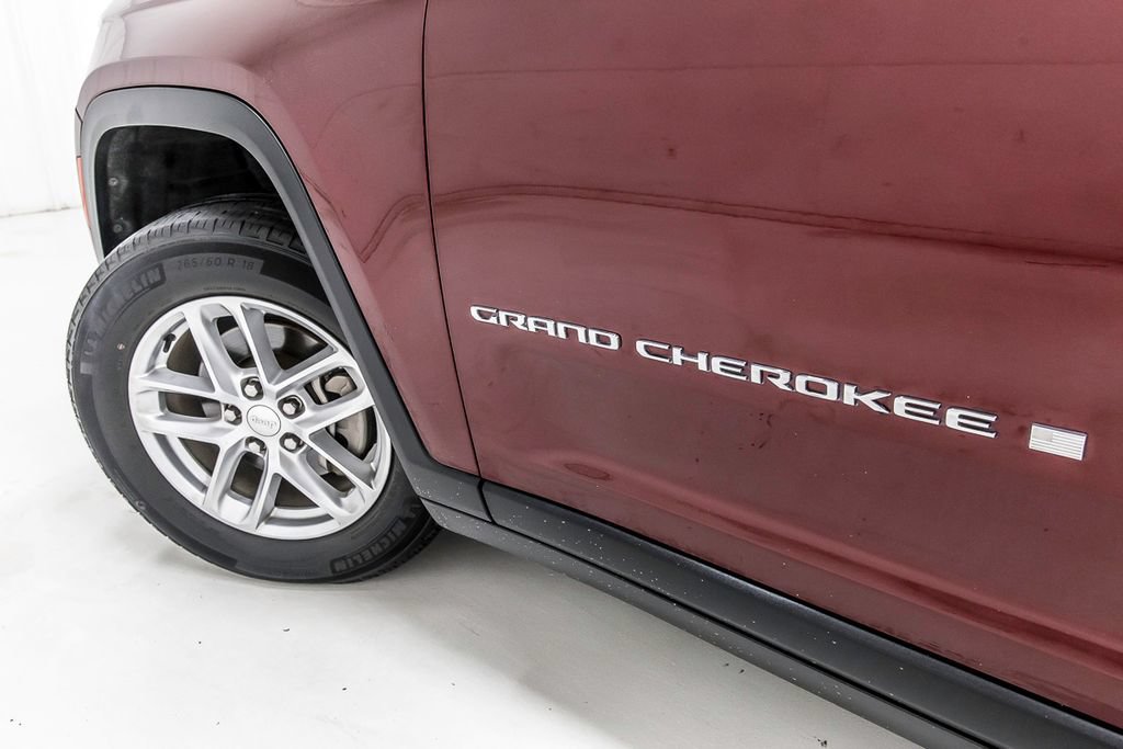 Used 2023 Jeep Grand Cherokee Laredo AWD/4WD image 11