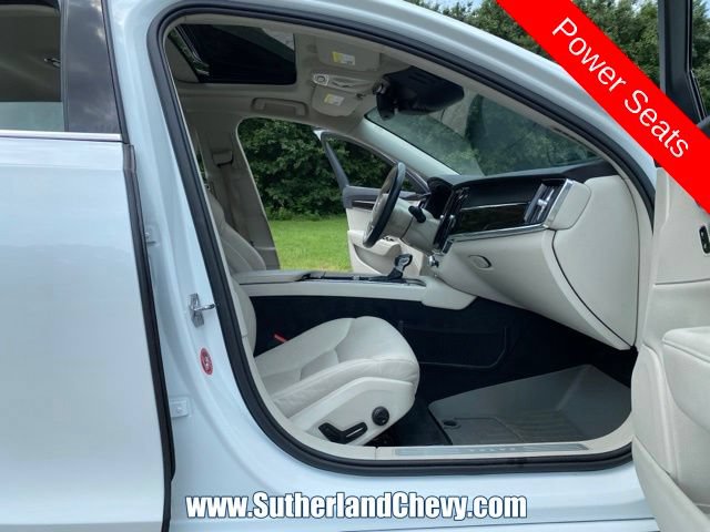 Used 2017 Volvo S90 T5 Momentum w/ Convenience Package FWD image 18