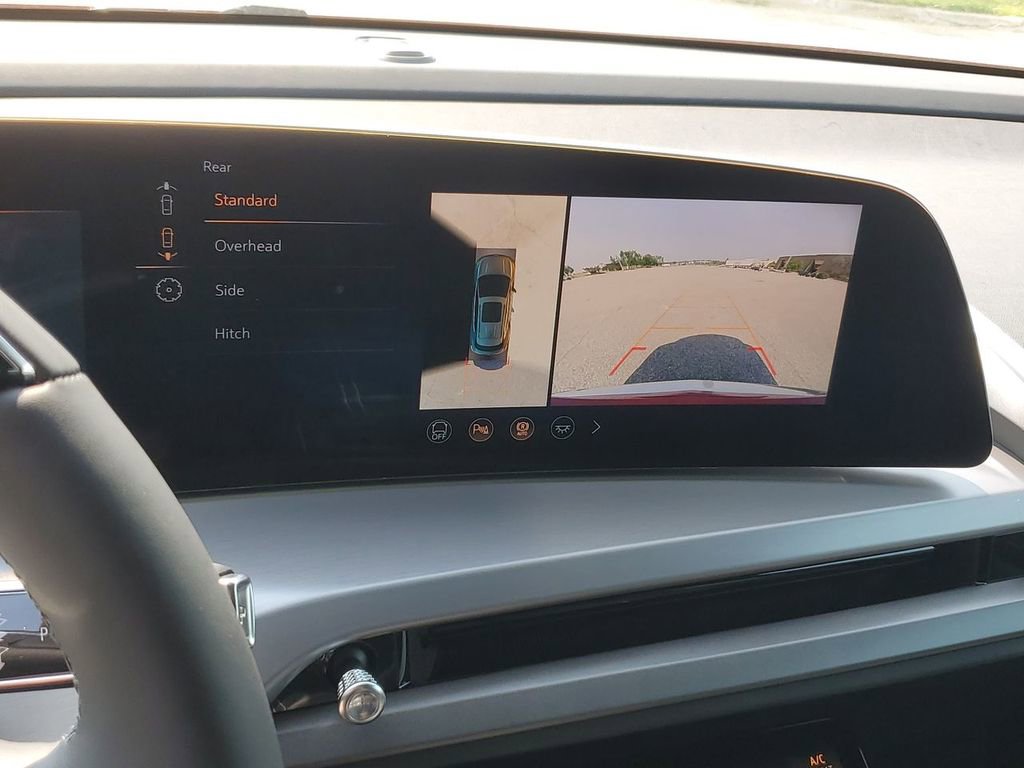 New 2026 Cadillac Vistiq Luxury image 15