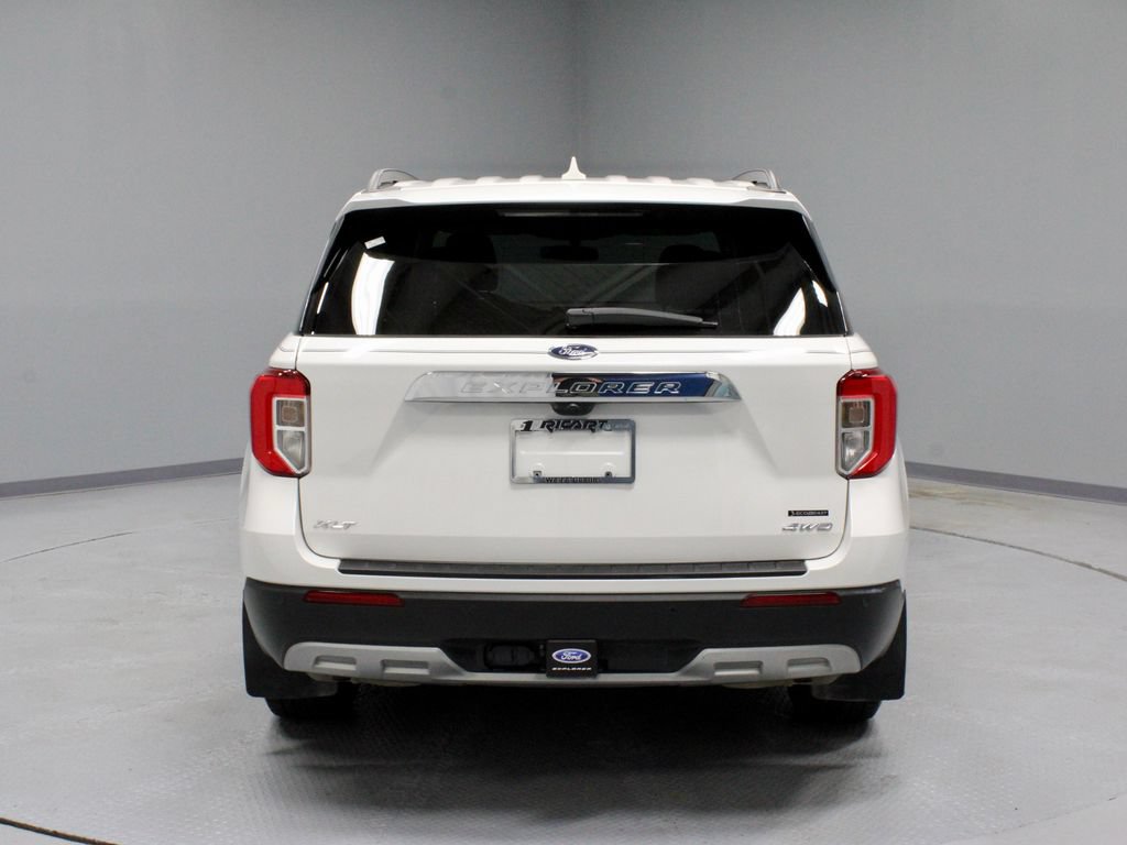 Certified 2023 Ford Explorer XLT w/ Equipment Group 202A AWD/4WD image 10