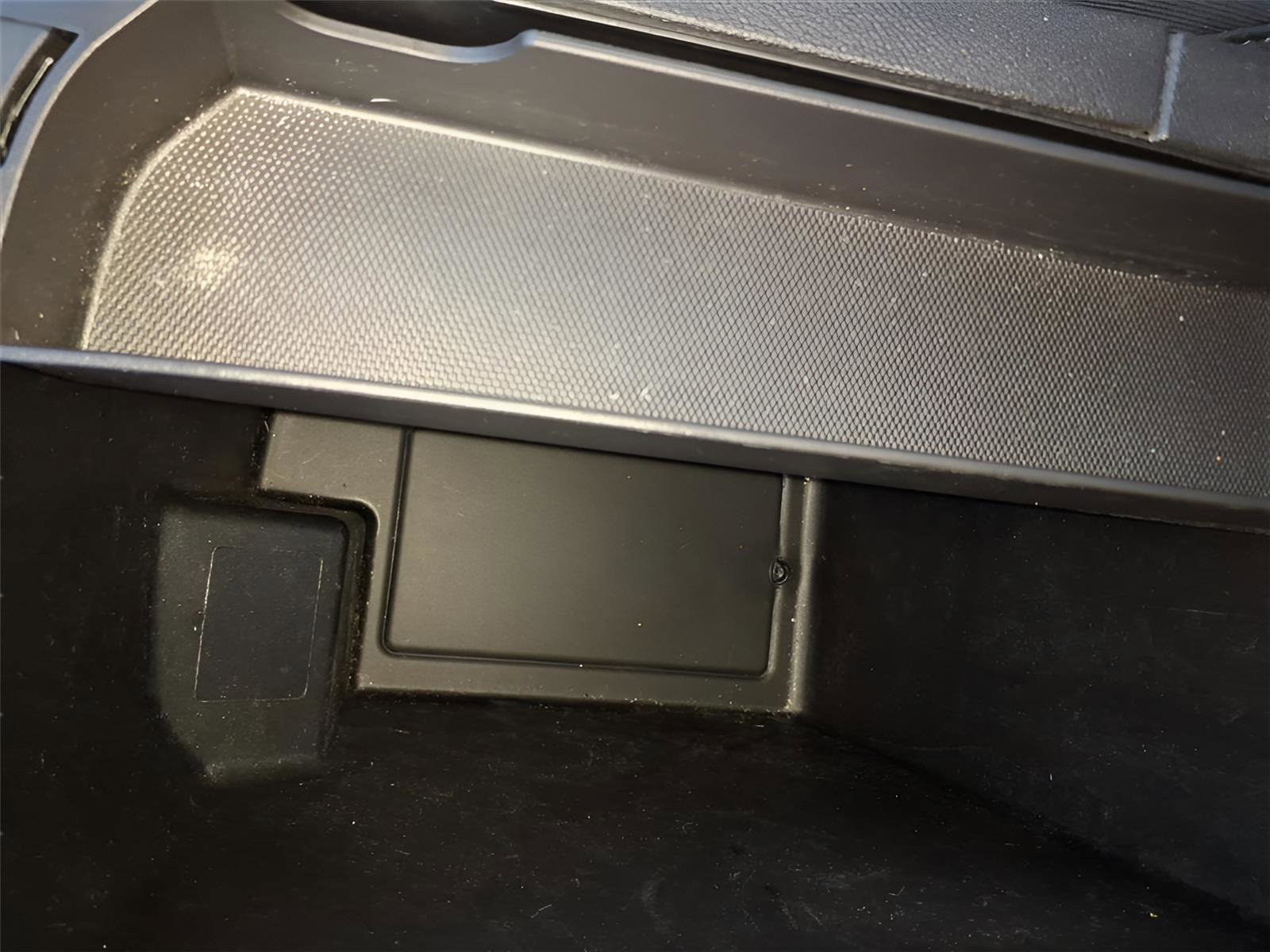 Used 2023 GMC Terrain SLE w/ Elevation Edition image 30