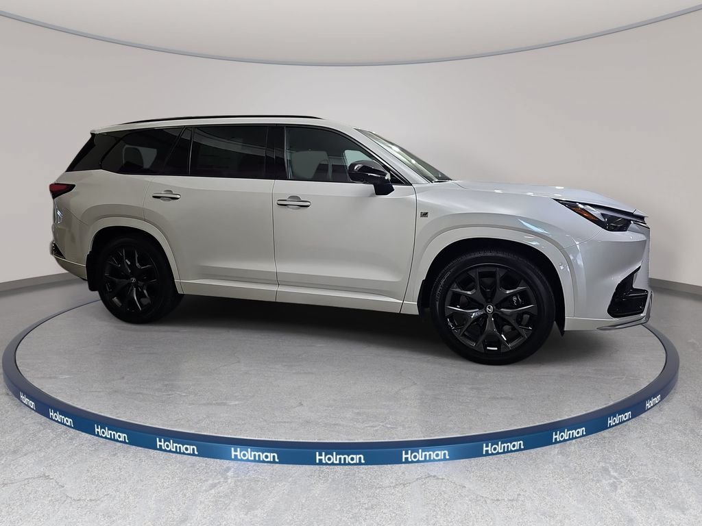 New 2026 Lexus TX 500h AWD image 4