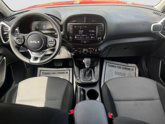 Used 2023 Kia Soul LX w/ LX Technology Package FWD image 10