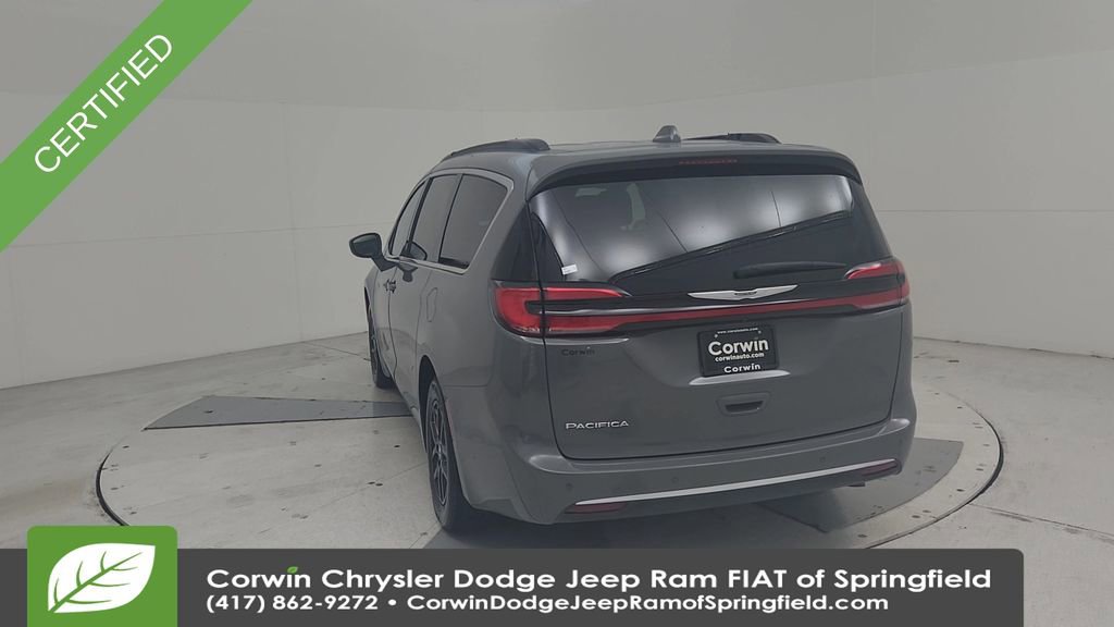 Certified 2022 Chrysler Pacifica Touring-L image 12