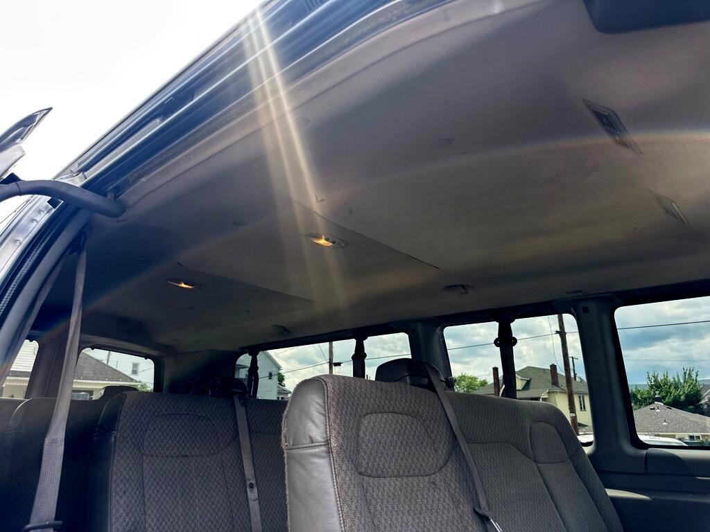 Used 2015 Chevrolet Express 3500 LS image 17
