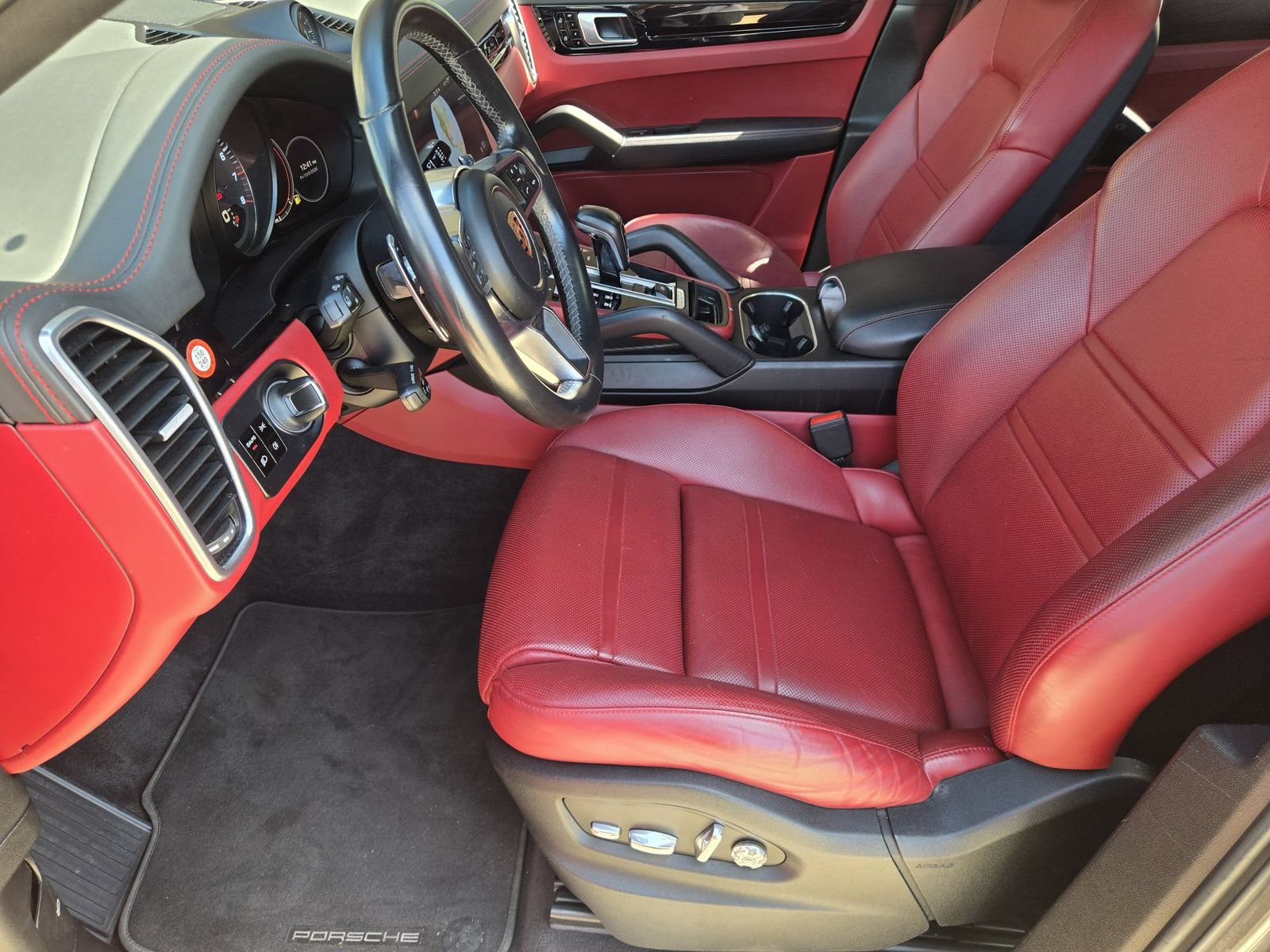 Used 2020 Porsche Cayenne S AWD/4WD image 13