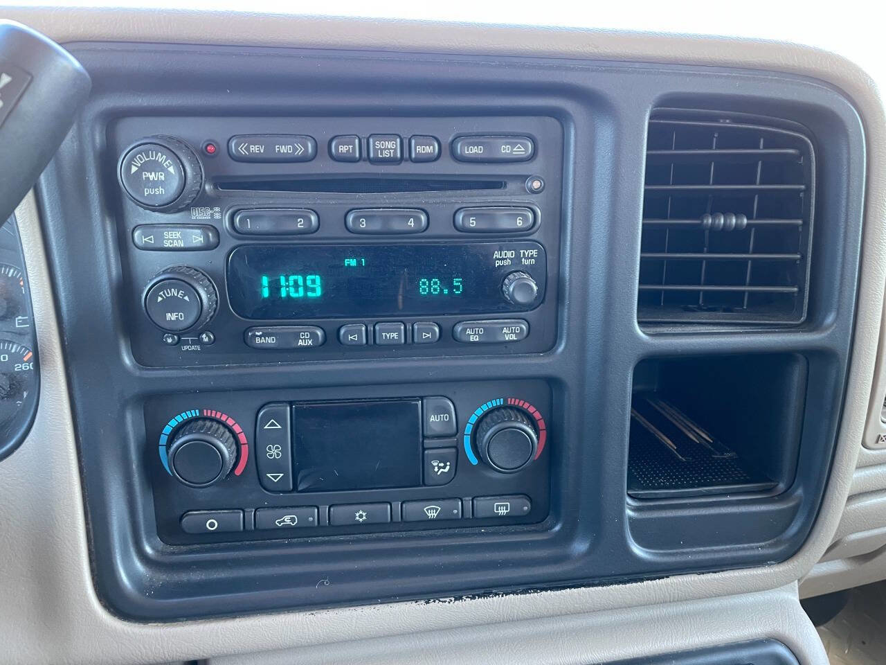 Used 2005 GMC Sierra 3500 SLT w/ Heavy-Duty Power Package image 36