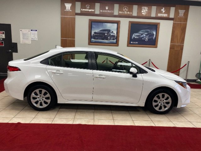 Used 2021 Toyota Corolla LE FWD image 4