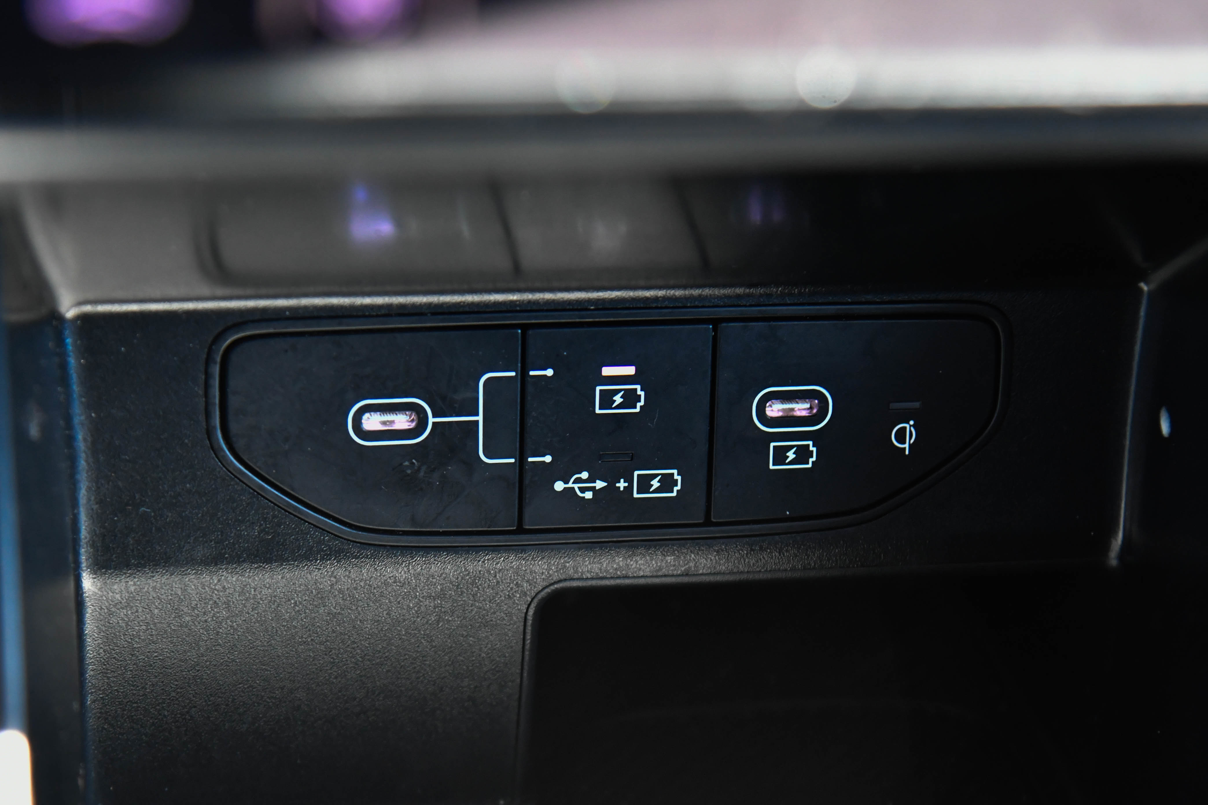 Used 2024 Kia Sorento S image 28