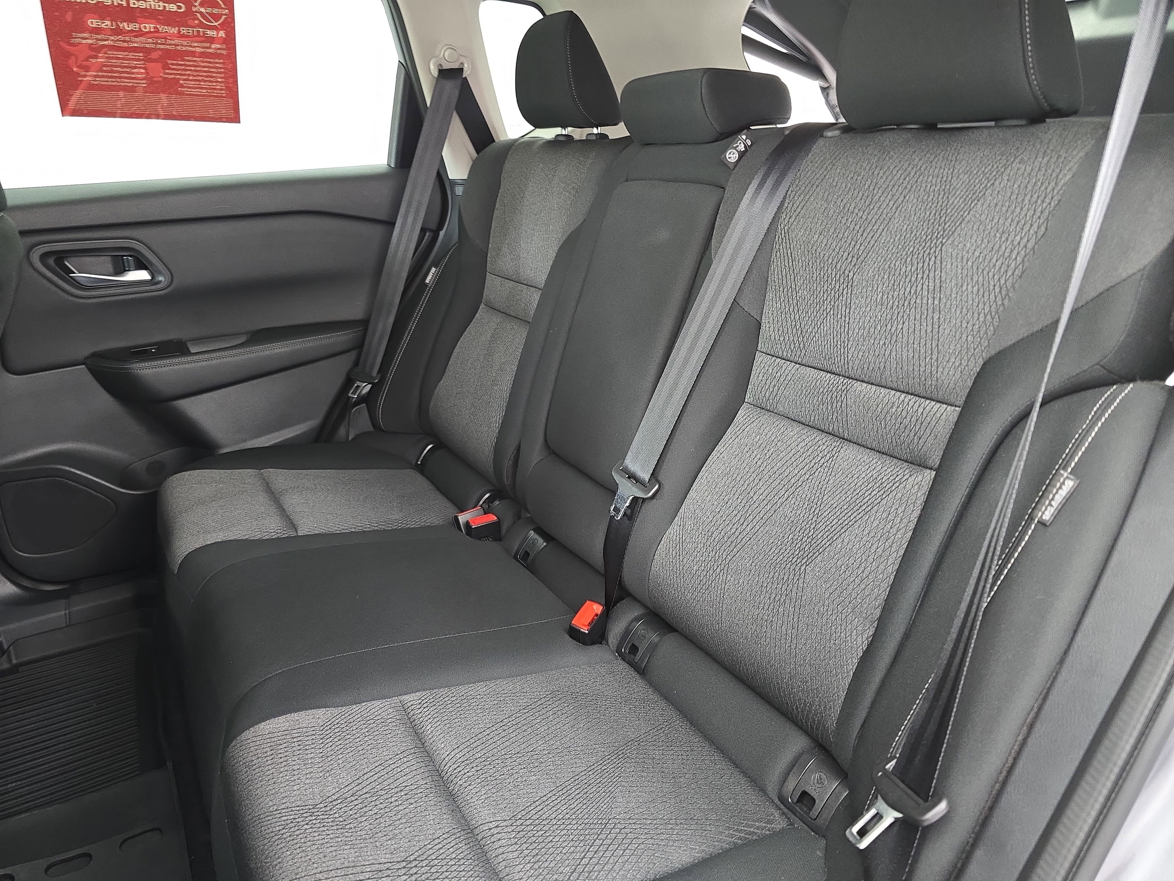 Certified 2025 Nissan Rogue SV FWD image 14