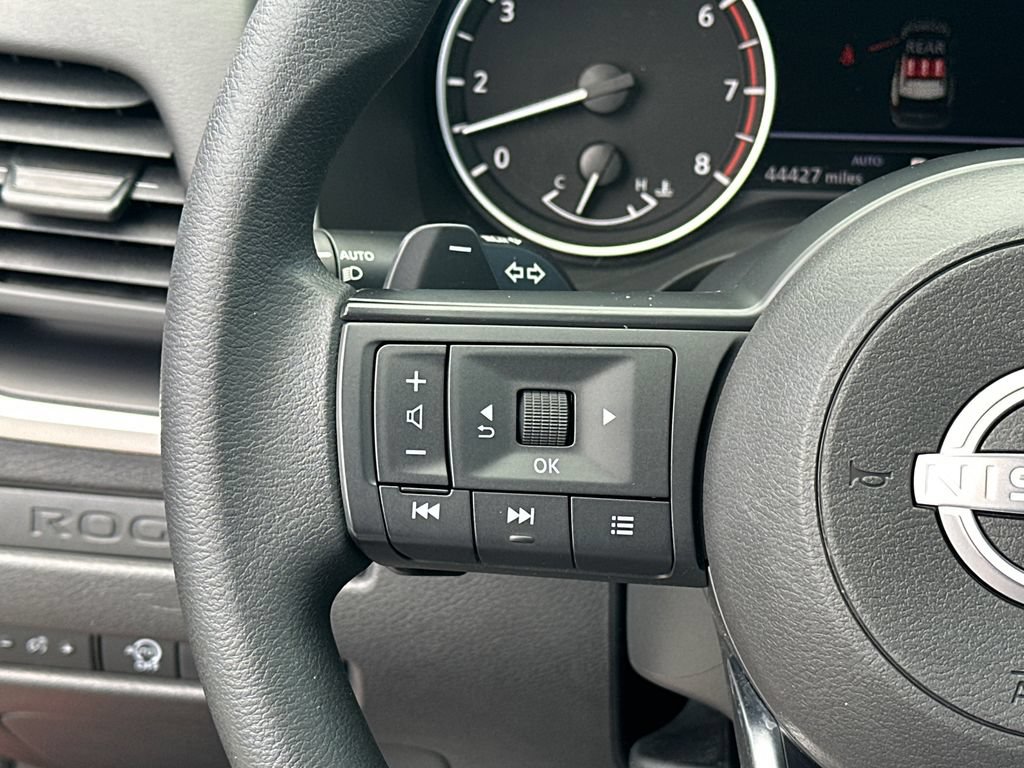 Used 2024 Nissan Rogue S AWD/4WD image 22