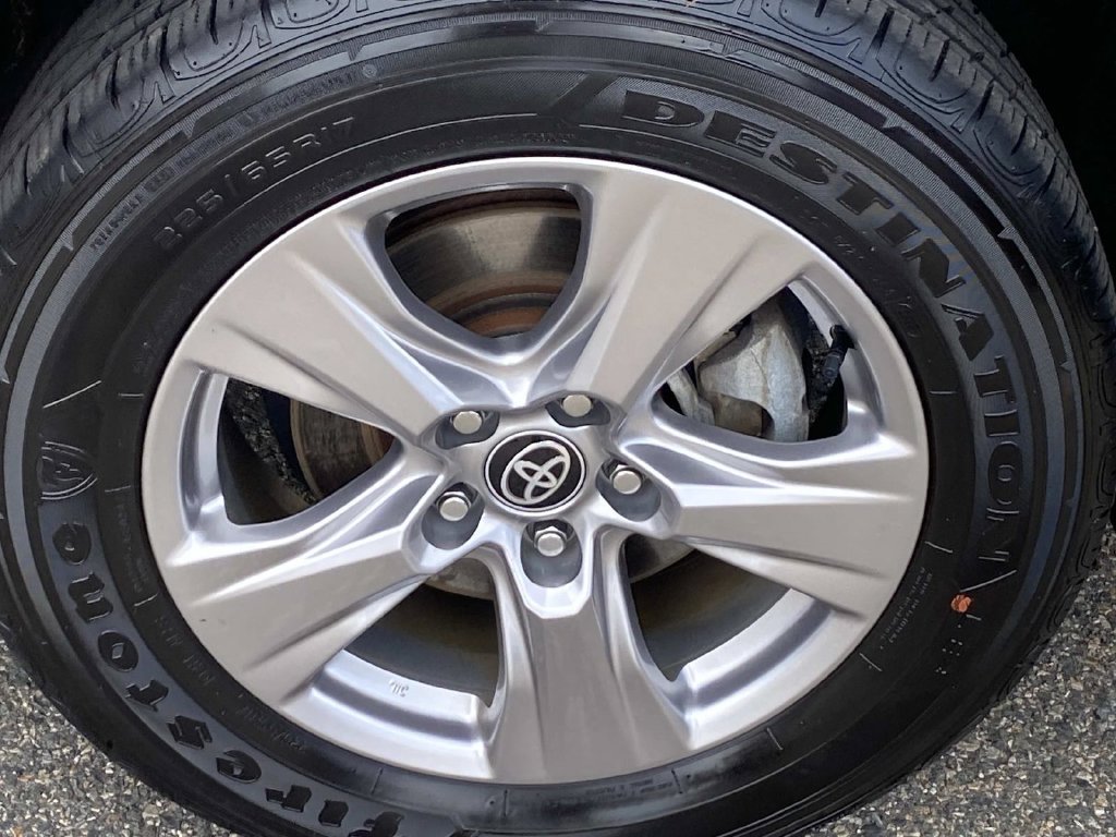 Used 2023 Toyota RAV4 XLE w/ Convenience Package AWD/4WD image 28