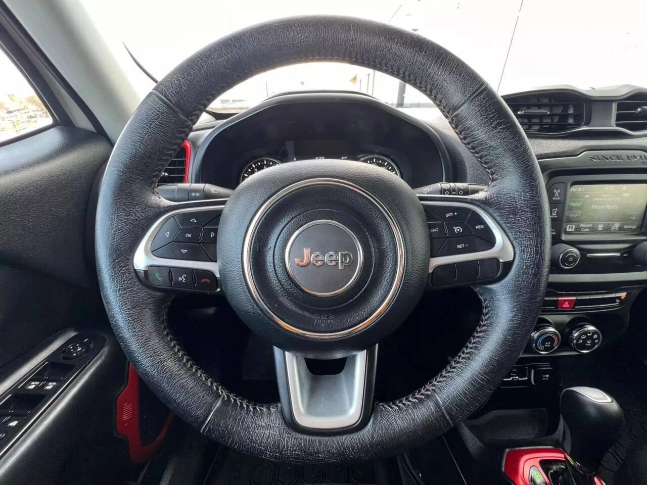 Used 2015 Jeep Renegade Trailhawk w/ Safety & Security Group I AWD/4WD image 29