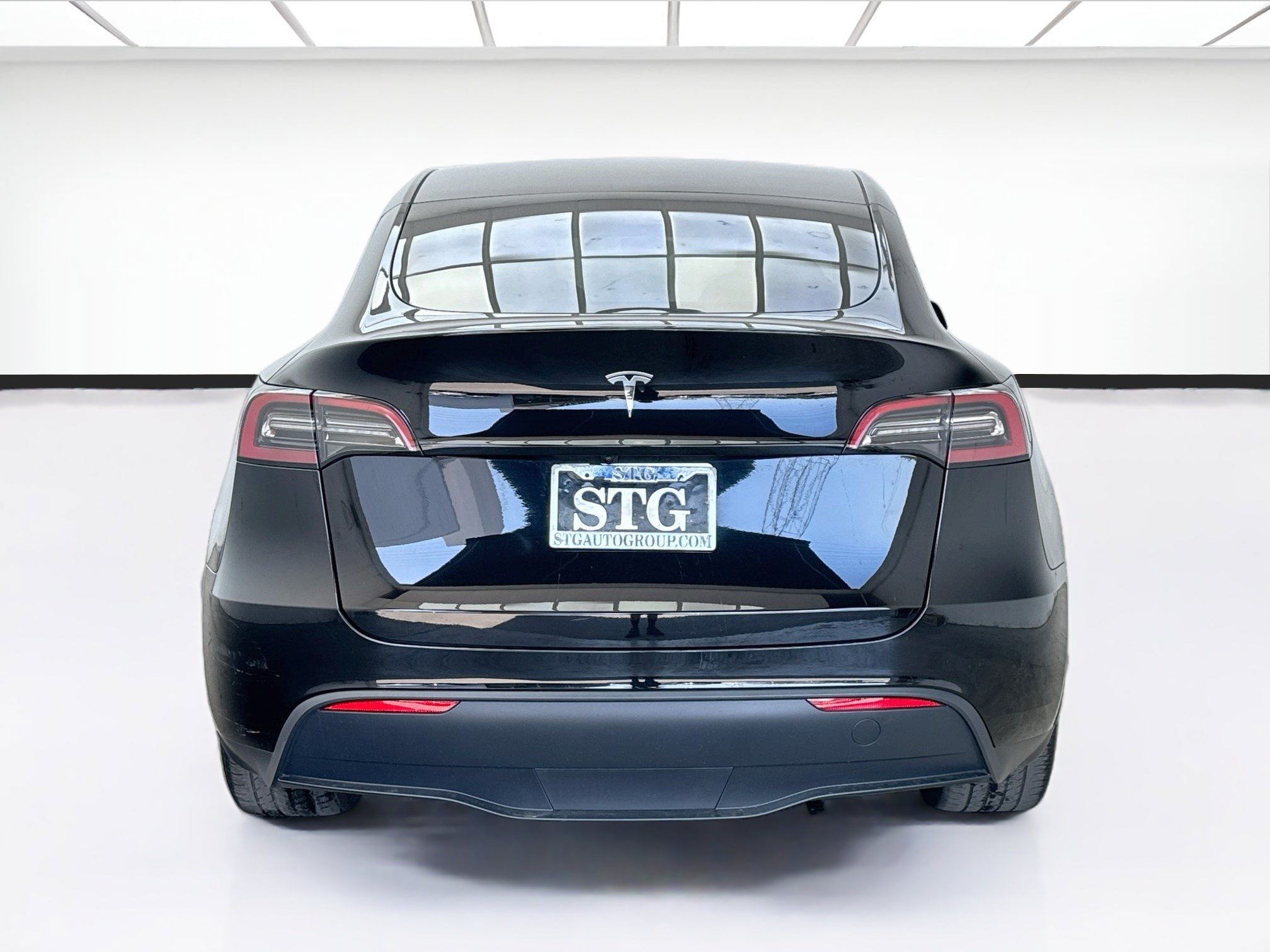 Used 2024 Tesla Model Y Long Range RWD image 5