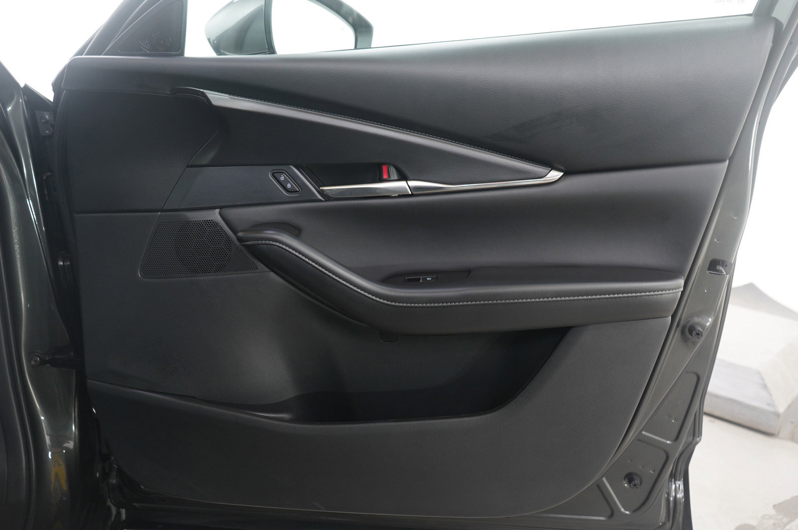 Certified 2025 MAZDA CX-30 AWD 2.5 S w/ Preferred Package image 9