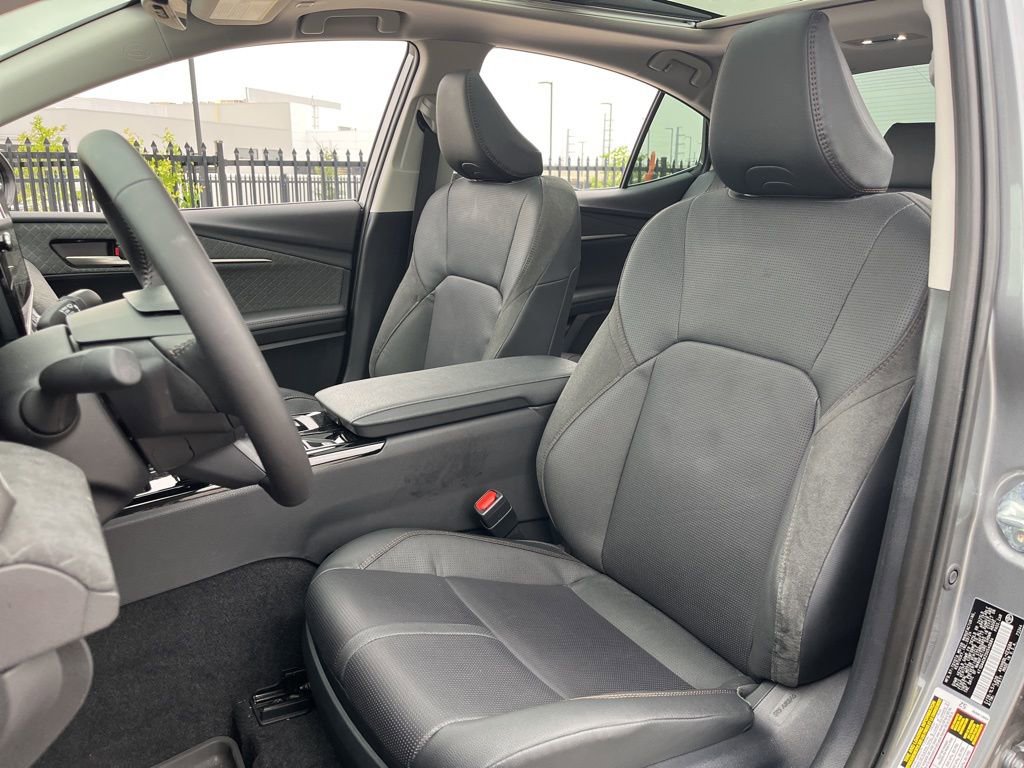Used 2025 Toyota Camry XLE w/ Premium Package FWD image 25