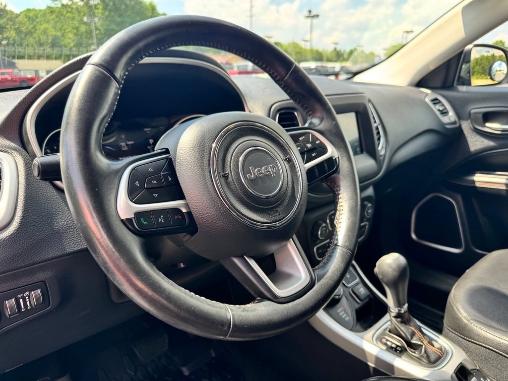 Used 2019 Jeep Compass Latitude w/ Popular Equipment Group AWD/4WD image 28