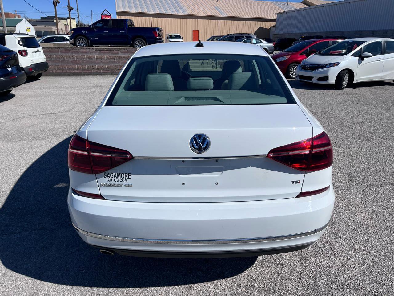 Used 2018 Volkswagen Passat 2.0T SE FWD image 4