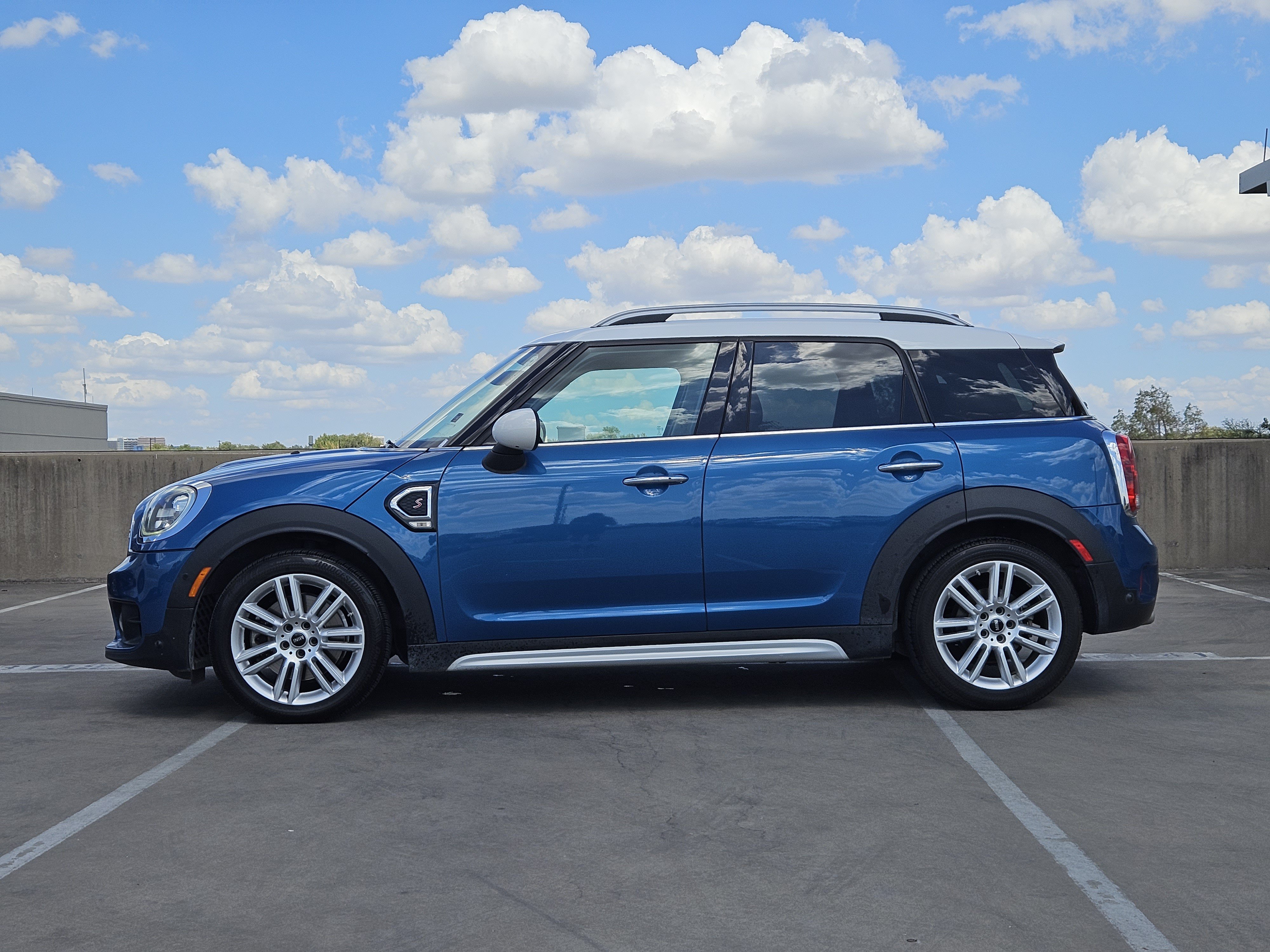Used 2017 MINI Cooper Countryman S FWD image 2