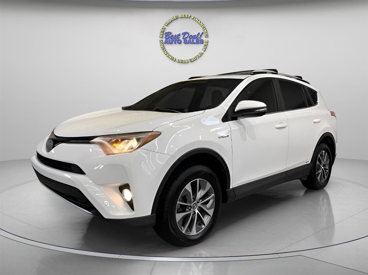 Used 2016 Toyota RAV4 XLE w/ Convenience Package image 2
