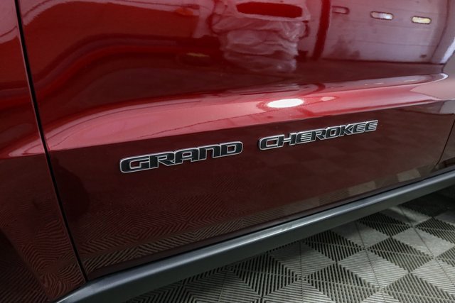 Used 2020 Jeep Grand Cherokee Limited w/ Luxury Group II image 7