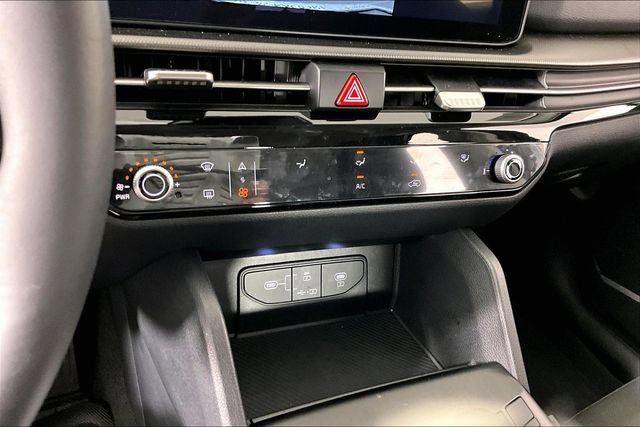 Certified 2026 Kia Sportage LX FWD image 14